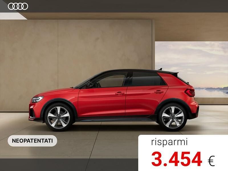 Nuova Audi A1 Design 116 CV (85 kW) 2025 Bianco ghiacciaio metallizzato nero mito Utilitaria