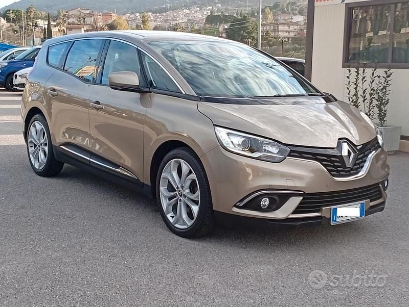 Usata Renault Grand Scénic IV Initiale 120 CV (88 kW) 2020 Giallo Monovolume