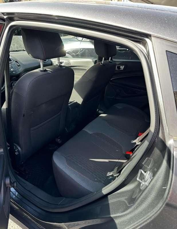 Usata Ford Fiesta ST-Line 95 CV (69 kW) 2017 Grigio Berlina