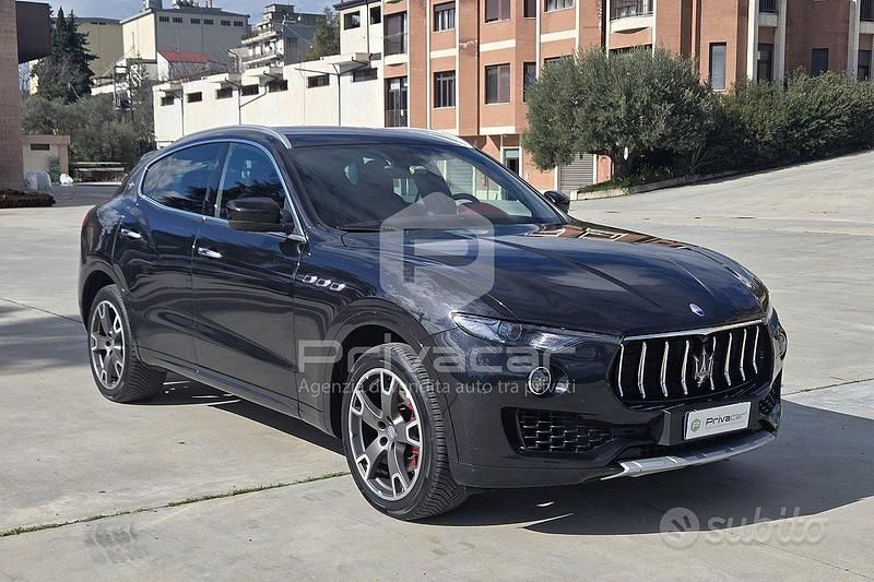 Usata Maserati Levante 275 CV (202 kW) 2016 Nero SUV