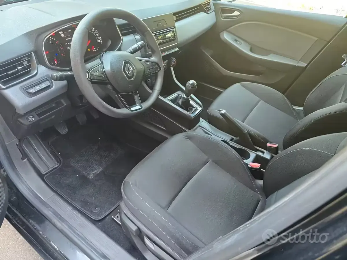 Usata Renault Clio V 101 CV (74 kW) 2022 Nero Berlina