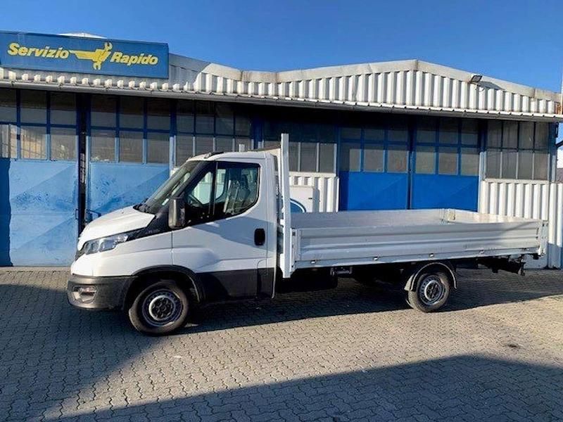 Usata Iveco Daily 140 CV (102 kW) 2022 Bianco Furgone