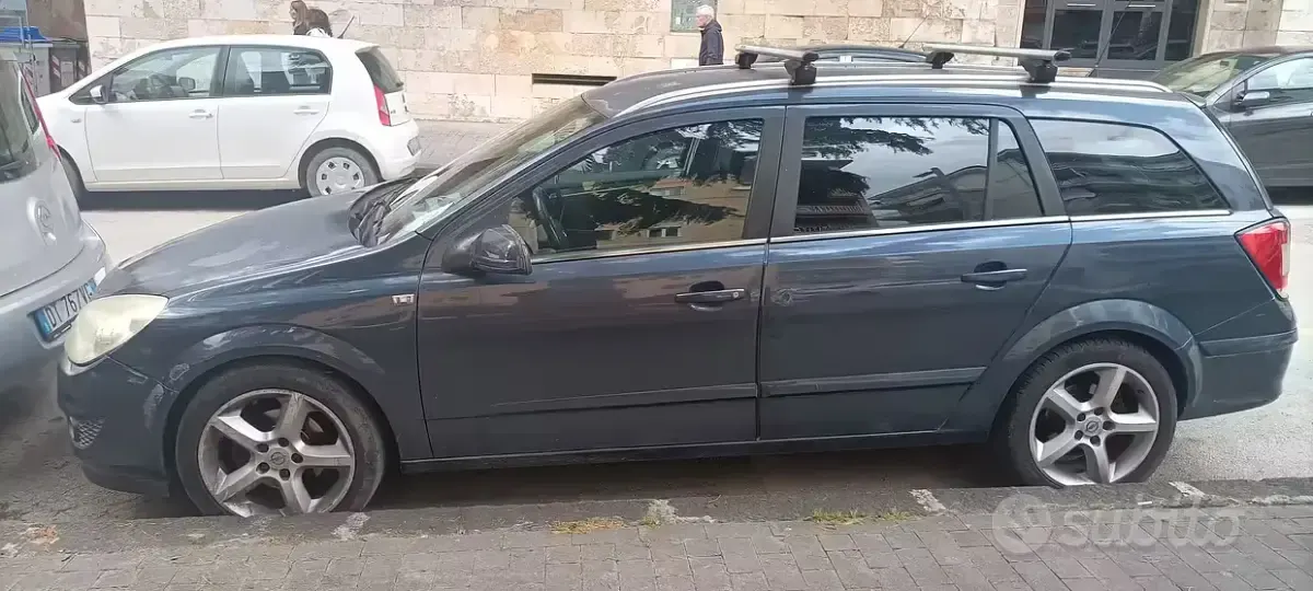 Usata Opel Astra 60 CV (44 kW) 2007 Blu Station wagon