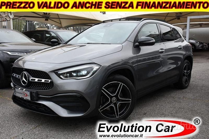 Usata Mercedes GLA250 Premium 160 CV (117 kW) 2022 Grigio metallizzato SUV