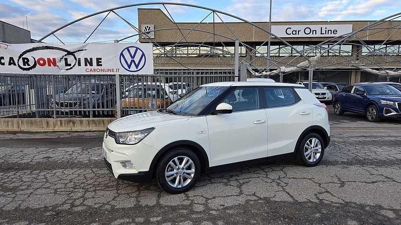 Usata Ssangyong (KGM) Tivoli 114 CV (83 kW) 2017 Bianco SUV
