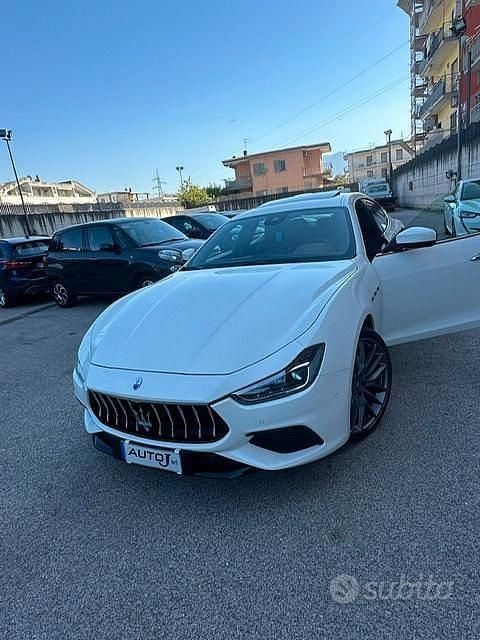 Usata Maserati Ghibli GT 275 CV (202 kW) 2019 Bianco Berlina