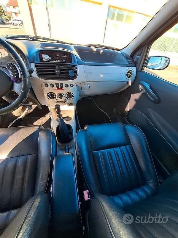 Usata Fiat Punto 80 CV (58 kW) 2004 Blu Utilitaria