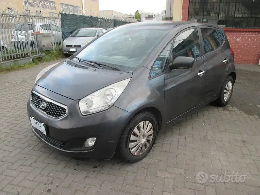 Usata Kia Venga 125 CV (91 kW) 2011 Grigio Utilitaria