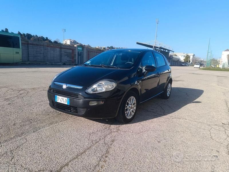 Nero Usata 2013 Fiat Punto Evo Due volumi | 4500 € (Buon prezzo) - Immagine 1/4