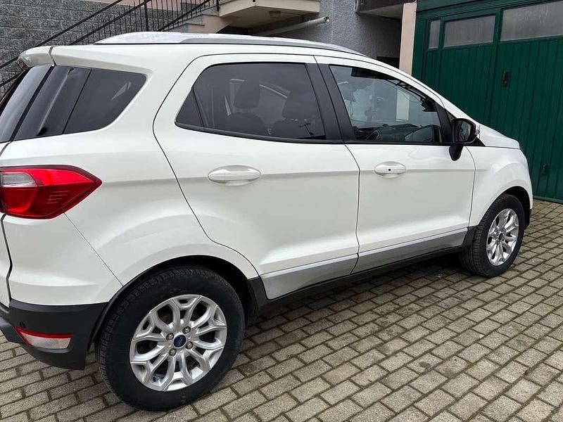 Usata Ford Ecosport 125 CV (91 kW) 2015 Bianco SUV