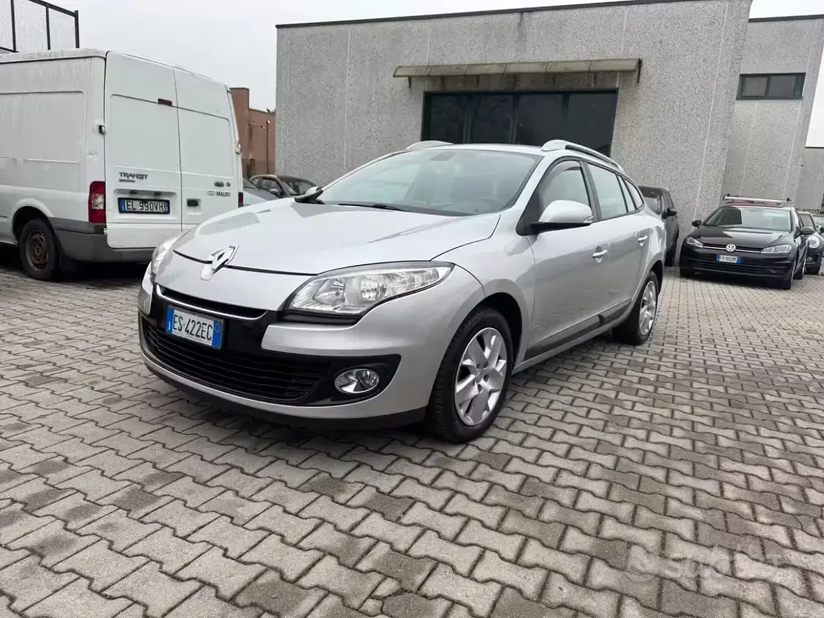 Usata Renault Mégane GrandTour 110 CV (80 kW) 2013 Grigio Station wagon