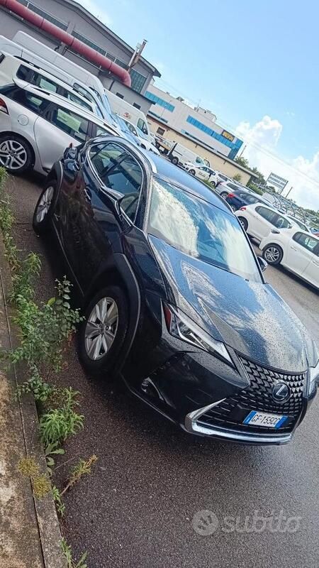 Nero Usata 2021 Lexus UX SUV | 20.000 € - Immagine 1/4