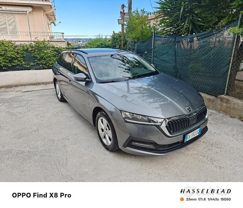 Grigio Usata 2022 Skoda Octavia Berlina | 13.900 € (Buon prezzo) - Immagine 1/4