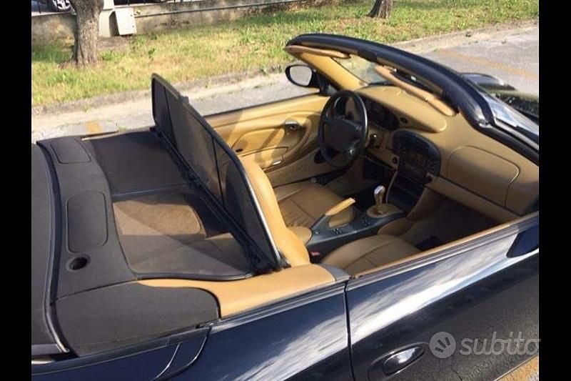 Usata Porsche 996 300 CV (220 kW) 1998 Nero Cabrio