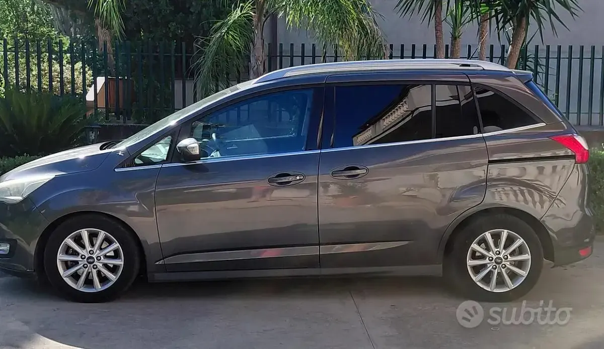 Usata Ford C-MAX 120 CV (88 kW) 2016 Grigio Monovolume
