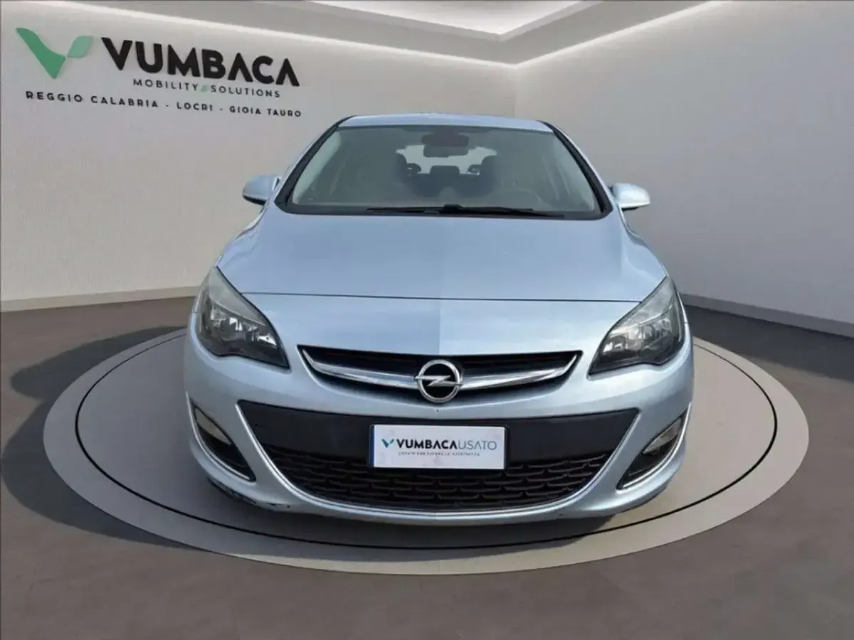 Usata Opel Astra Cosmo 110 CV (80 kW) 2014 Grigio Berlina