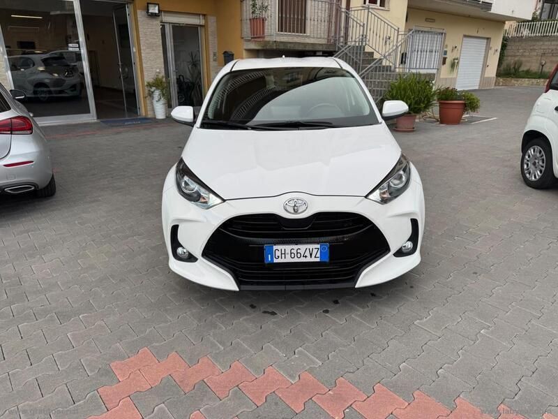 Usata Toyota Yaris Trend 72 CV (52 kW) 2022 Bianco Berlina