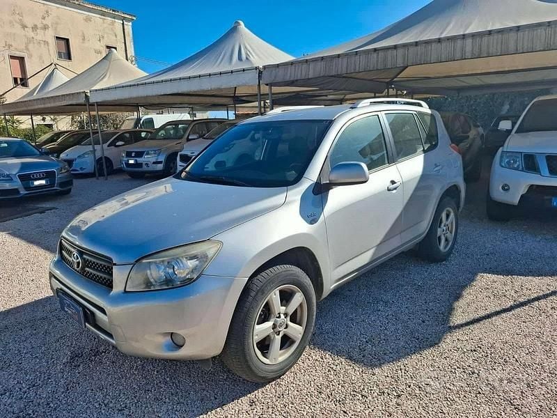 Usata Toyota RAV4 Sol 136 CV (100 kW) 2006 Grigio SUV