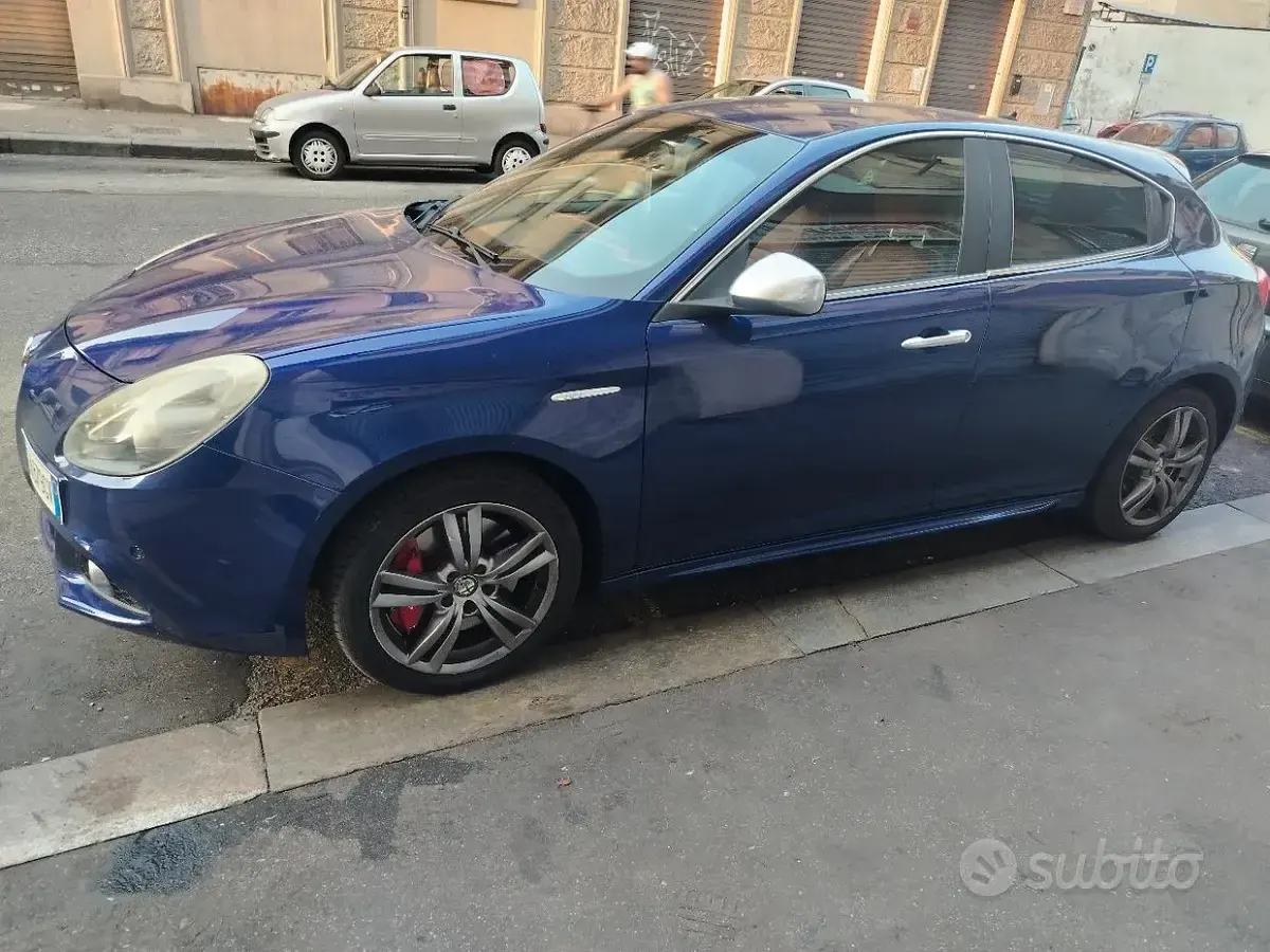 Usata Alfa Romeo Giulietta Exclusive 105 CV (77 kW) 2013 Bluazzurro Utilitaria