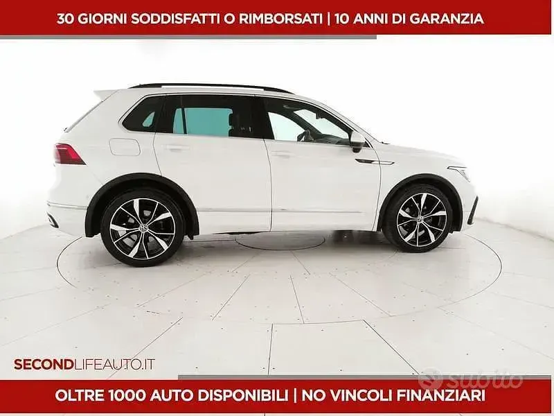 Usata VW Tiguan R-line 150 CV (110 kW) 2023 Bianco SUV
