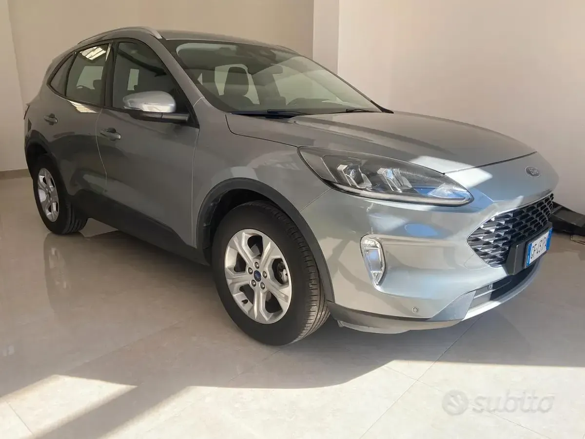 Usata Ford Kuga 120 CV (88 kW) 2021 Grigio SUV