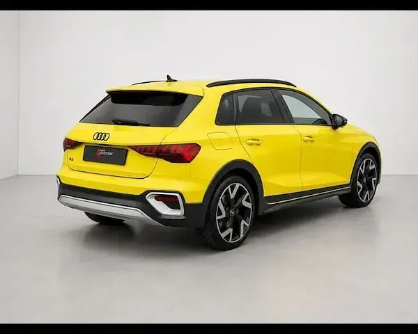 Usata Audi A3 Comfort 150 CV (110 kW) 2024 Giallo(met.) Berlina
