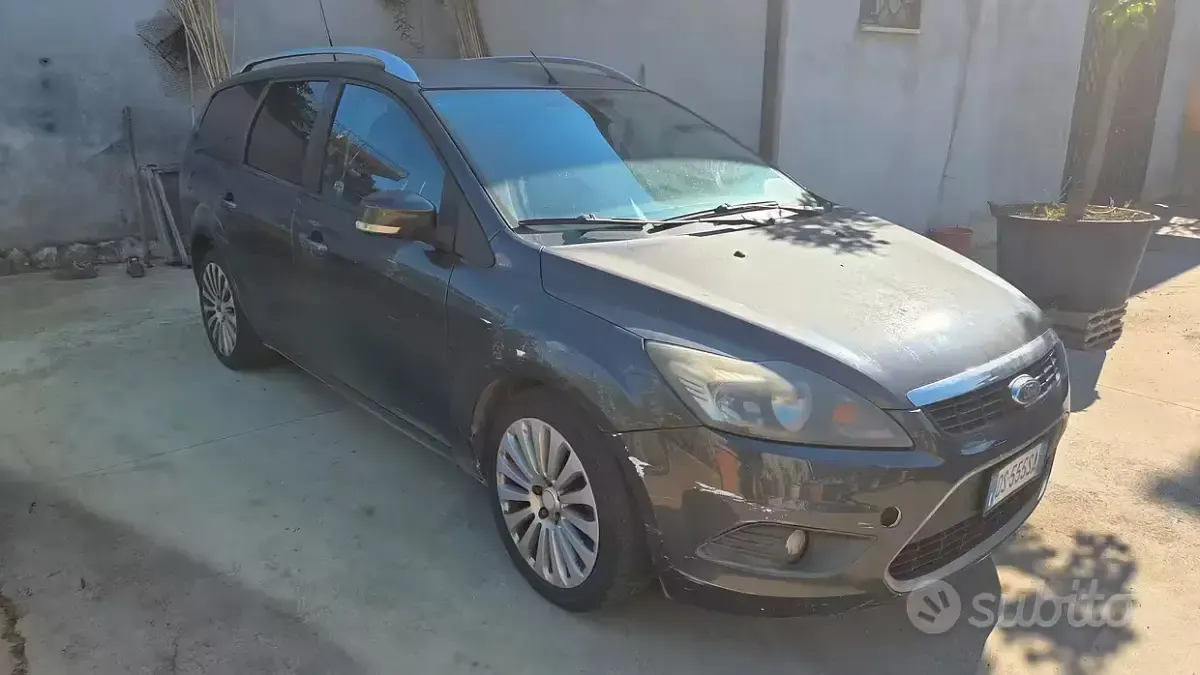Usata Ford Focus 90 CV (66 kW) 2008 Grigio Station wagon