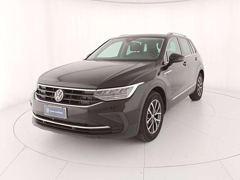 Usata VW Tiguan Life 150 CV (110 kW) 2023 Deep black perlato SUV
