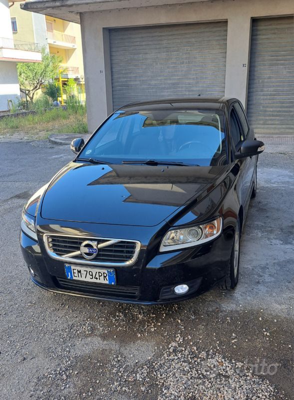 Usata Volvo V50 115 CV (84 kW) 2012 Nero Station wagon