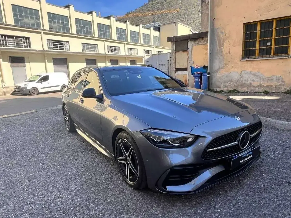 Usata Mercedes C220 AMG Line Premium Plus 200 CV (147 kW) 2025 Grigio Berlina