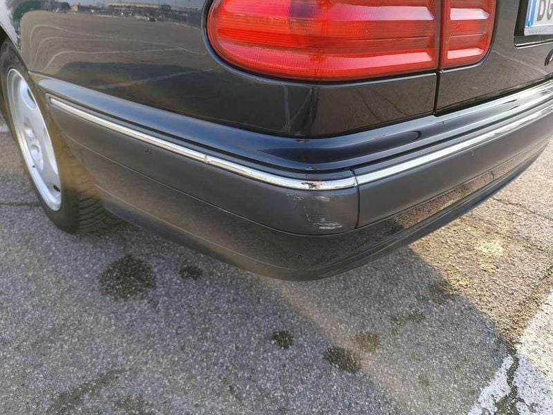 Usata Mercedes E200 Elegance 186 CV (136 kW) 2000 Berlina