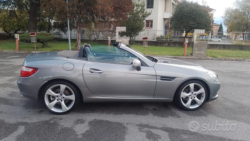Usata Mercedes SLK200 184 CV (135 kW) 2013 Grigio Cabrio