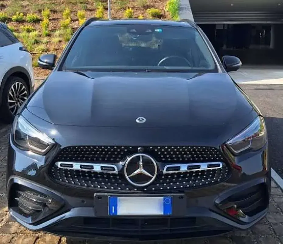 Usata Mercedes GLA220 190 CV (139 kW) 2024 Nero SUV