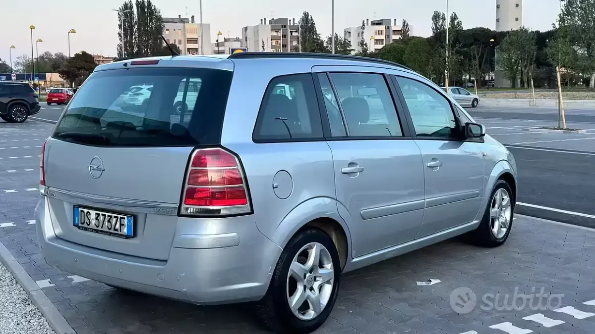 Brugt Opel Zafira Enjoy 110 HK (80 kW) 2009 Grå MPV