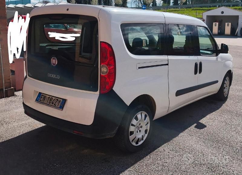 Usata Fiat Doblò 130 CV (95 kW) 2012 Bianco Monovolume