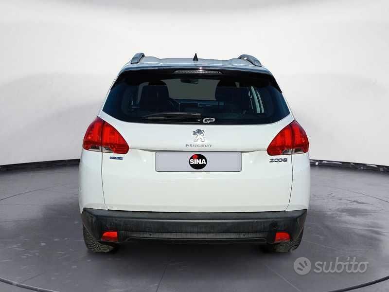 Usata Peugeot 2008 Active 100 CV (73 kW) 2015 Bianco SUV