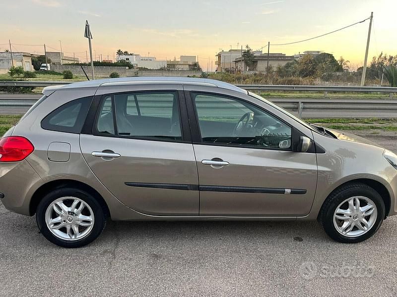 Usata Renault Clio GrandTour 74 CV (54 kW) 2008 Marrone Station wagon