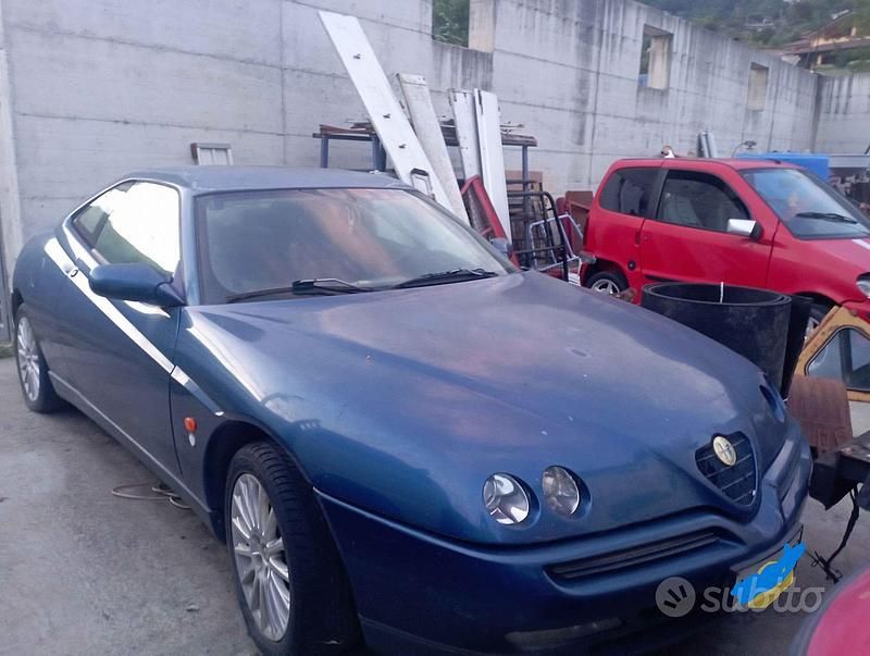 Begagnad Alfa Romeo Alfetta GT/GTV 1998 Blå Sportkupé