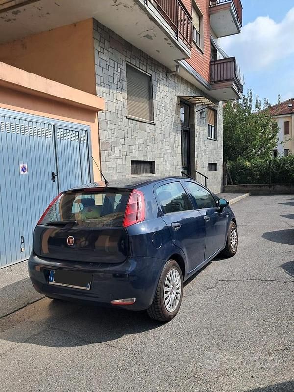 Usata Fiat Grande Punto 77 CV (56 kW) 2015 Blu/azzurro Utilitaria