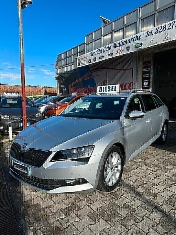 Argento Usata 2017 Skoda Superb Ambition Tre volumi | 11.000 € (Ottimo prezzo) - Immagine 1/4