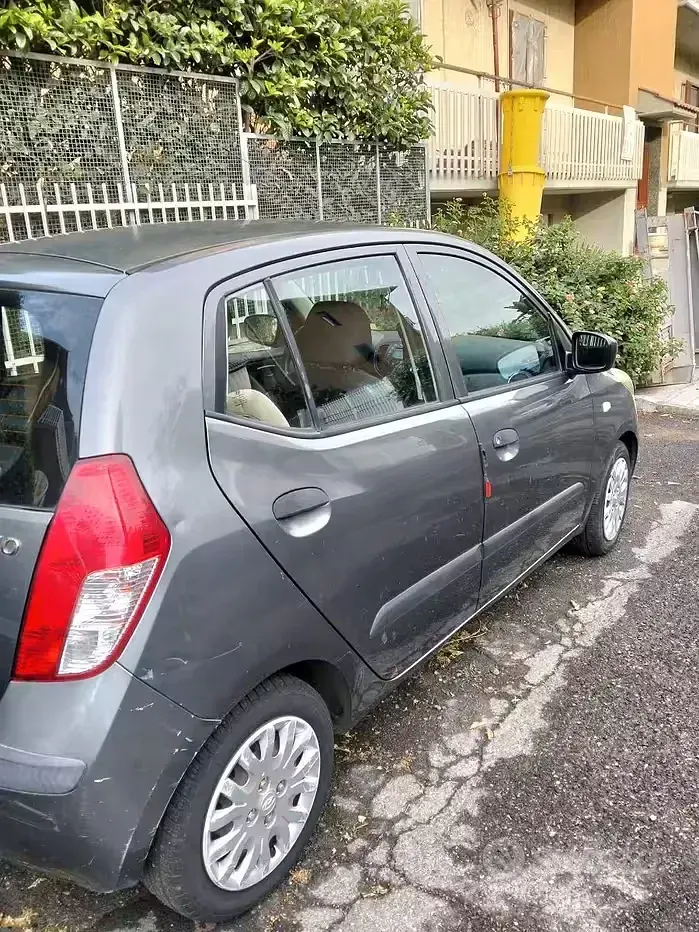 Usata Hyundai i10 66 CV (48 kW) 2009 Grigio Utilitaria