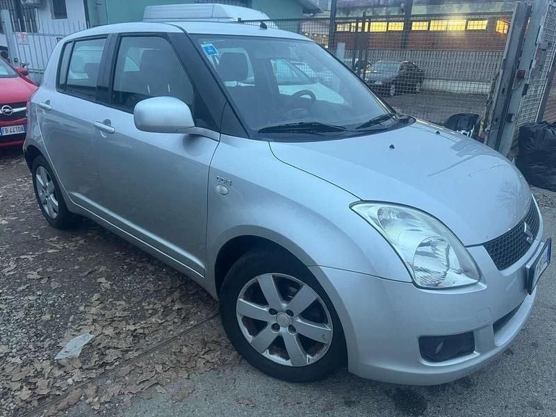 Usata Suzuki Swift GLX 75 CV (55 kW) 2008 Argento Berlina