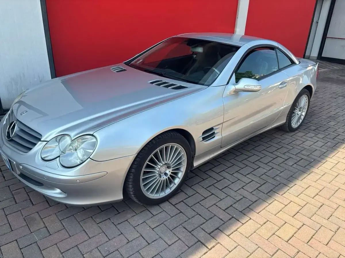 Usata Mercedes SL500 306 CV (225 kW) 2002 Argento Cabrio