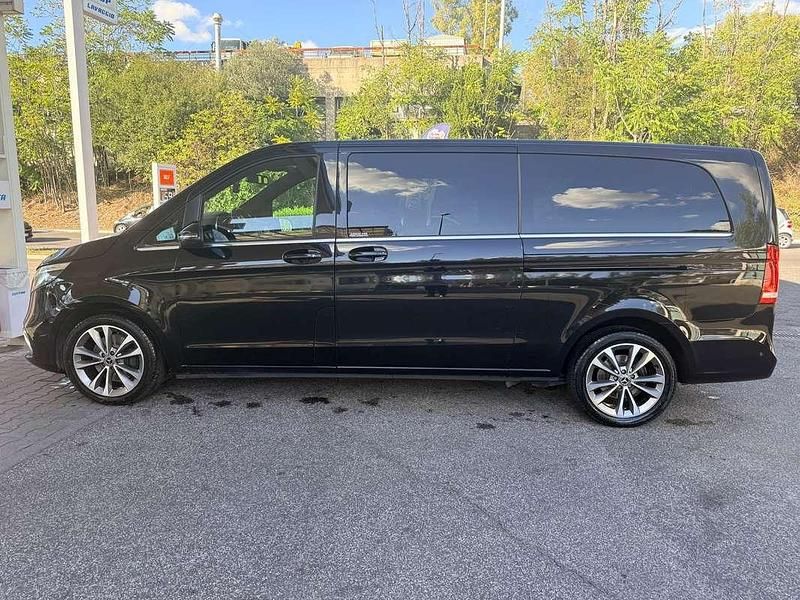 Usata Mercedes V250 Premium 190 CV (139 kW) 2022 Nero Monovolume