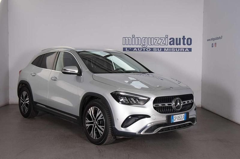Usata Mercedes 200 150 CV (110 kW) 2023 Argento SUV
