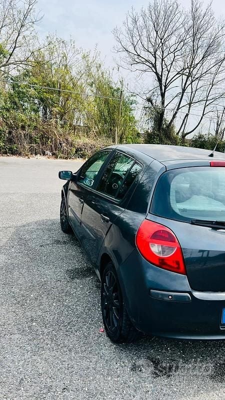 Usata Renault Clio II Luxe 86 CV (63 kW) 2006 Nero Berlina