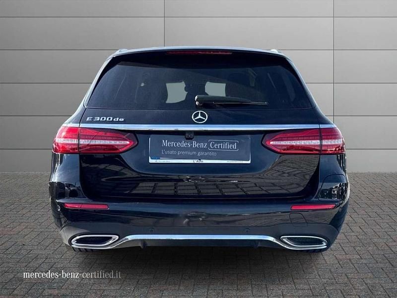 Usata Mercedes E300 Premium 194 CV (142 kW) 2021 Nero Station wagon