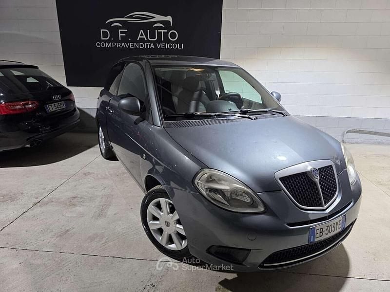 Usata Lancia Ypsilon 77 CV (56 kW) 2010 Grigio Utilitaria