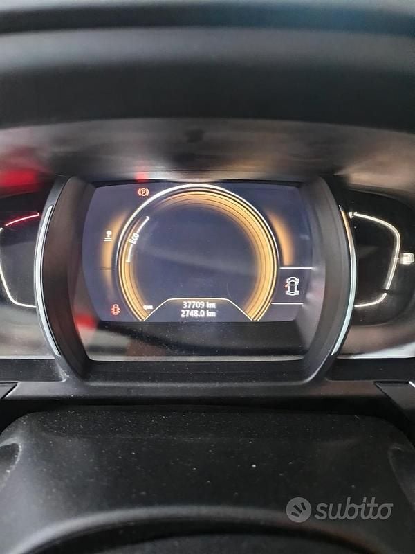 Usata Renault Scénic IV 120 CV (88 kW) 2019 Rosso Monovolume