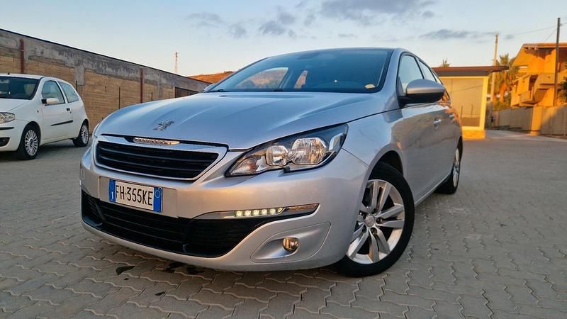 Usata Peugeot 308 Business-Line 119 CV (87 kW) 2017 Argento Station wagon